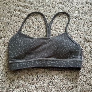 EUC Lululemon Flow Y Bra